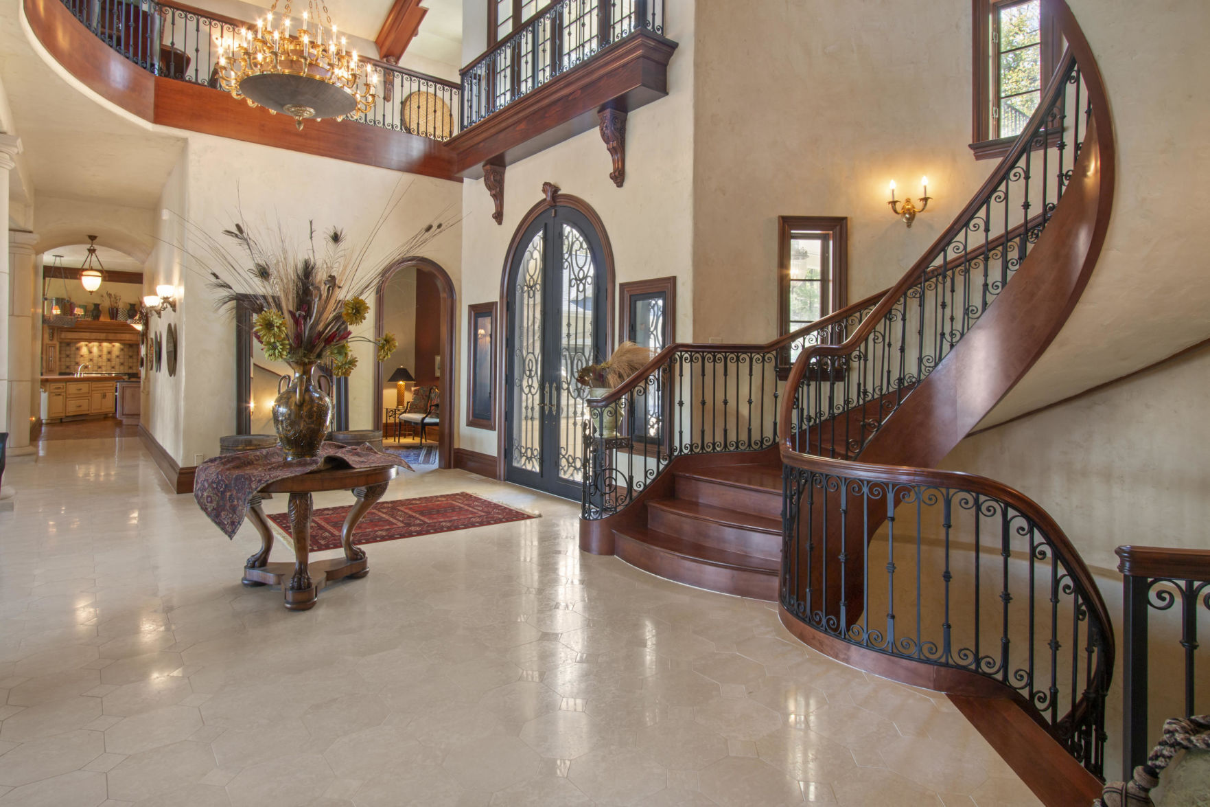 No. 1 N1860 N Black Point Road, Linn interior